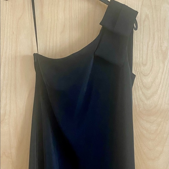 LAUNDRY BY SHELLI SEGAL BLACK ONE SHOULDER BOW COCKTAIL DRESS - Picture 3 of 13